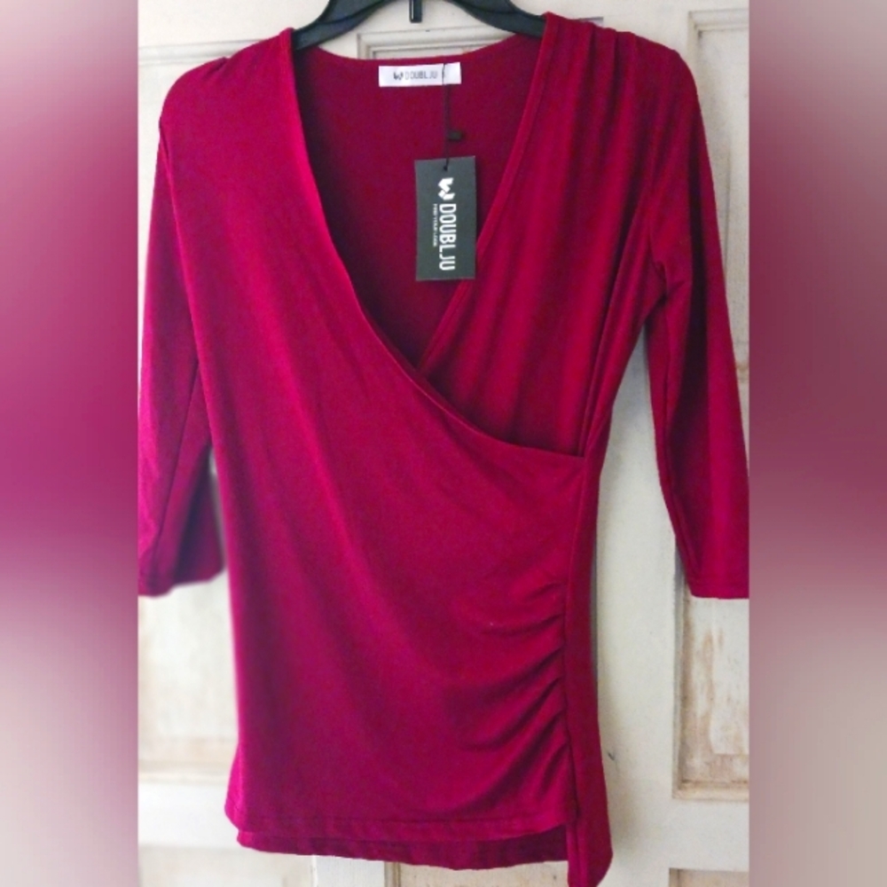 Berry colored top Sz S nwt